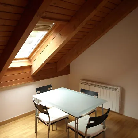 Atic Del Cardos Apartment *